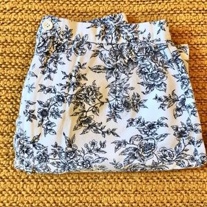Retro floral crop pants by Chelsea Studio
